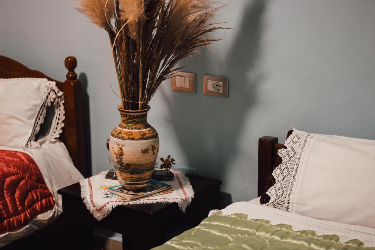 Bb Traditional Apartment Гирокастра Экстерьер фото