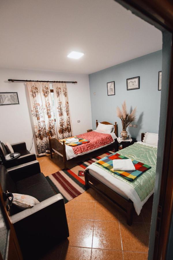 Bb Traditional Apartment Гирокастра Экстерьер фото